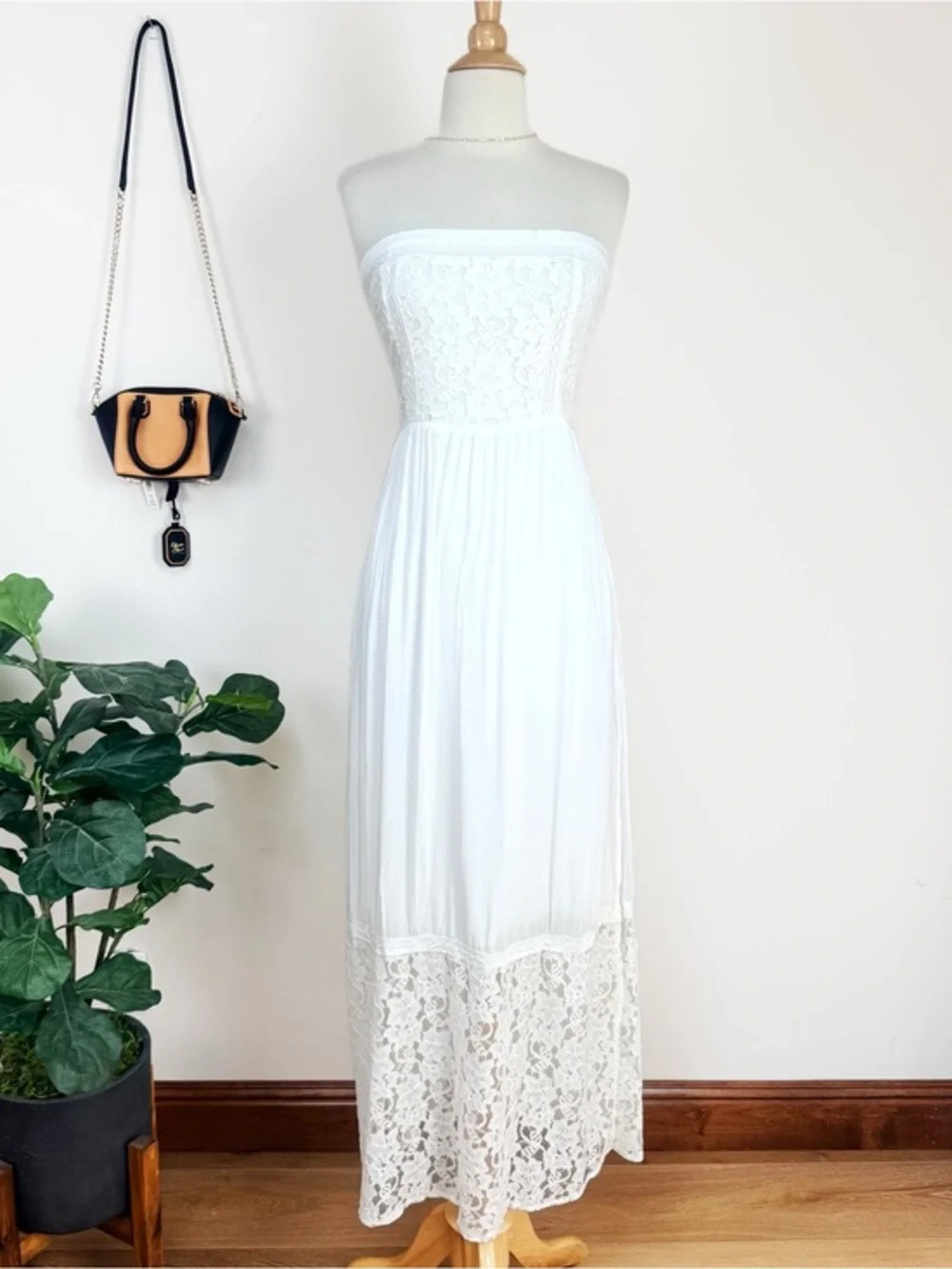 💋Abercrombie & Fitch White Strapless Lace Maxi Dress